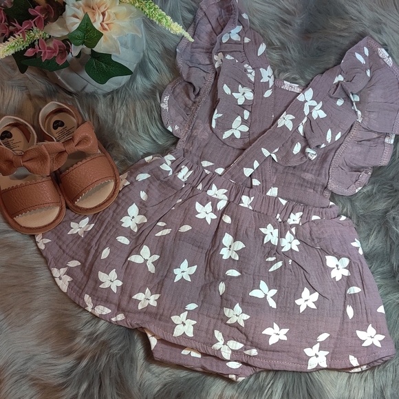 Cute baby girl summer romper with head band. Shoes not included. - Picture 2 of 2